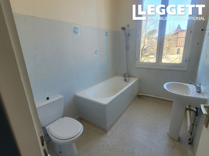 Image No.10-10 Bed House for sale