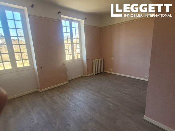 Image No.9-10 Bed House for sale