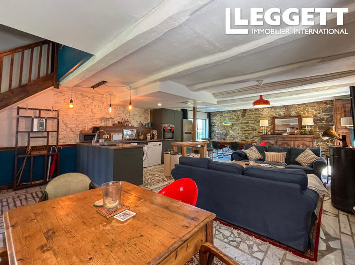 Image No.10-6 Bed House for sale