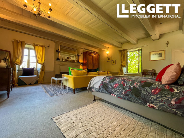 Image No.7-6 Bed House for sale