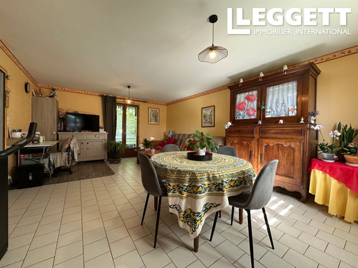 Image No.8-3 Bed House for sale