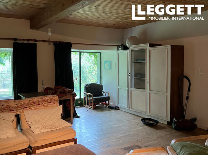 Image No.9-6 Bed House for sale