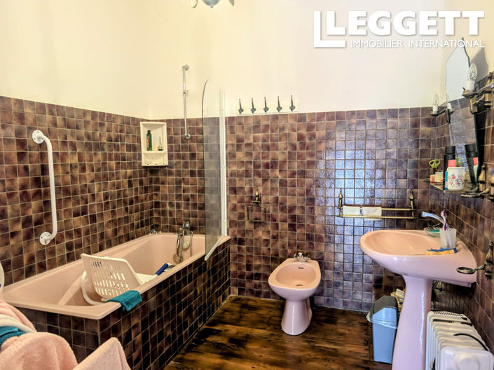 Image No.6-4 Bed House for sale