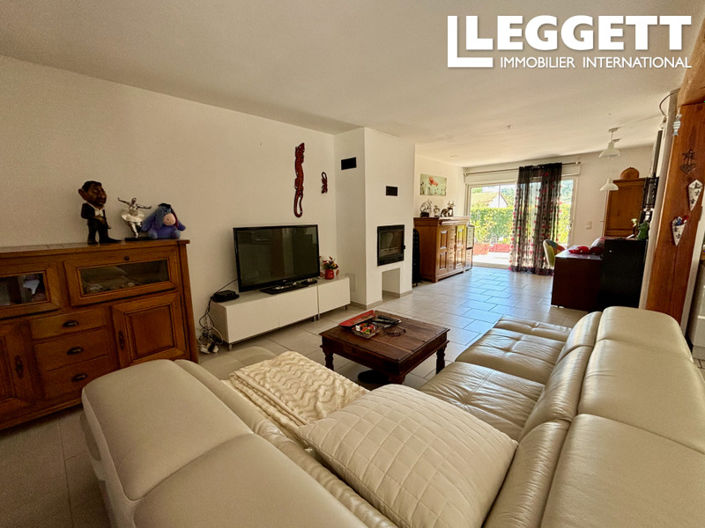 Image No.6-3 Bed House for sale