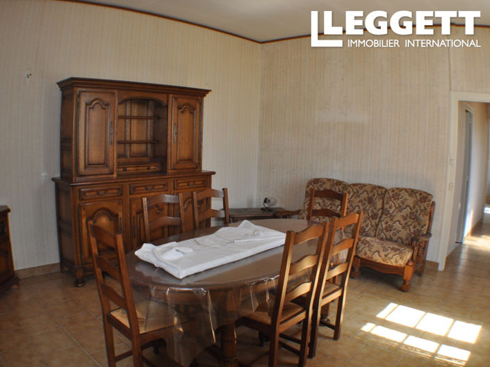 Image No.8-2 Bed House for sale