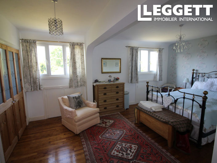 Image No.10-5 Bed House for sale