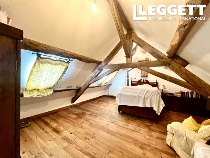 Image No.7-4 Bed House for sale