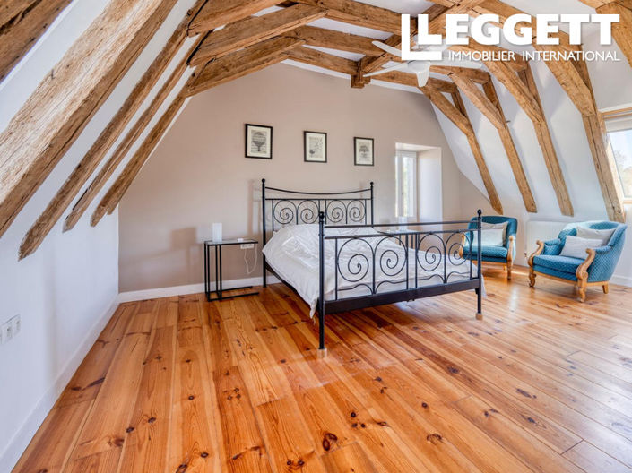 Image No.5-12 Bed House for sale