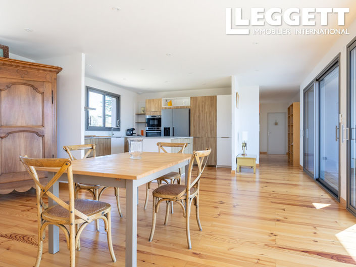 Image No.6-3 Bed House for sale