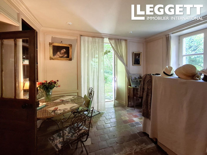 Image No.5-6 Bed House for sale