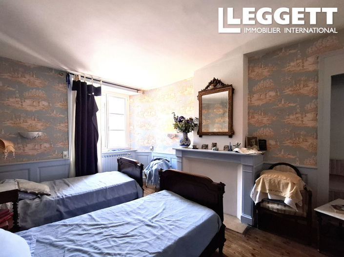 Image No.7-6 Bed House for sale