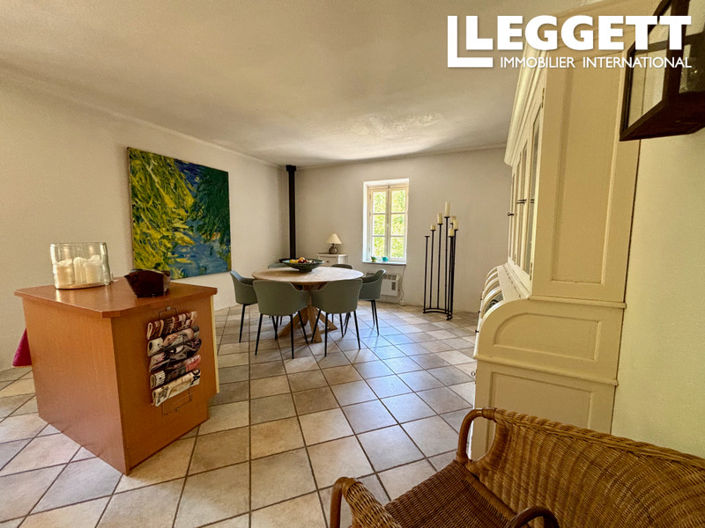 Image No.8-3 Bed House for sale