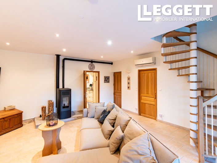 Image No.2-8 Bed House for sale