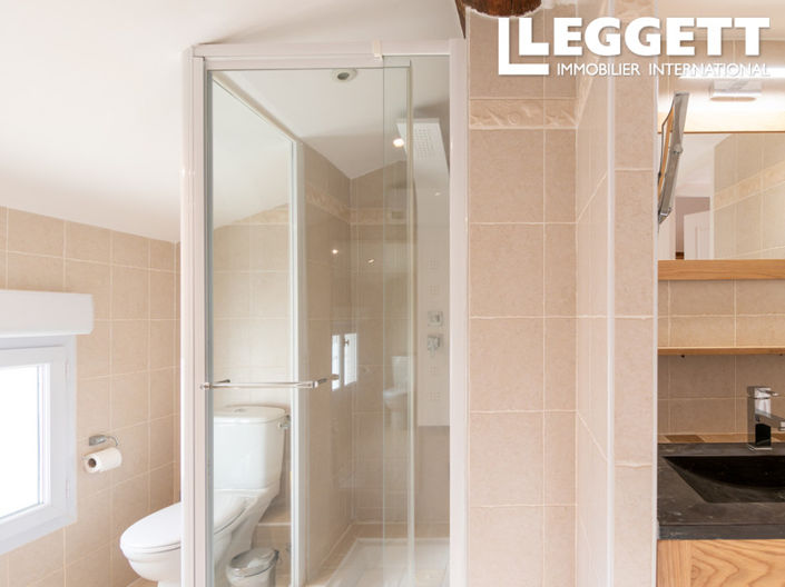 Image No.4-8 Bed House for sale