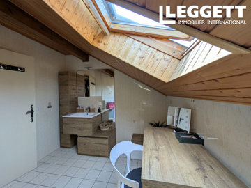 ahr0chm6ly9jzg4uagvzdglhlmltbw8vaw1hz2uvvevom