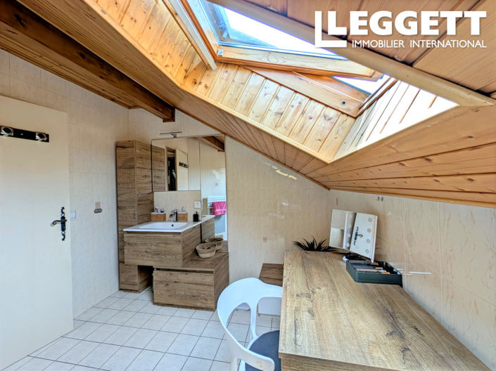 Image No.10-4 Bed House for sale