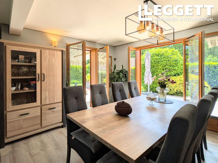 Image No.8-4 Bed House for sale