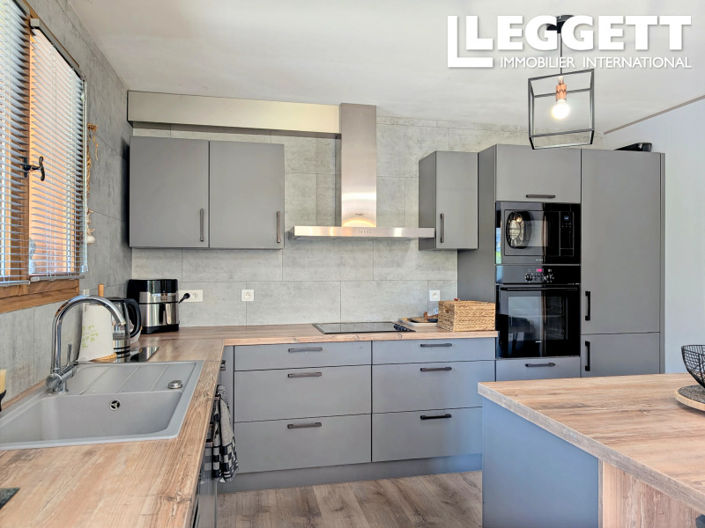 Image No.6-4 Bed House for sale