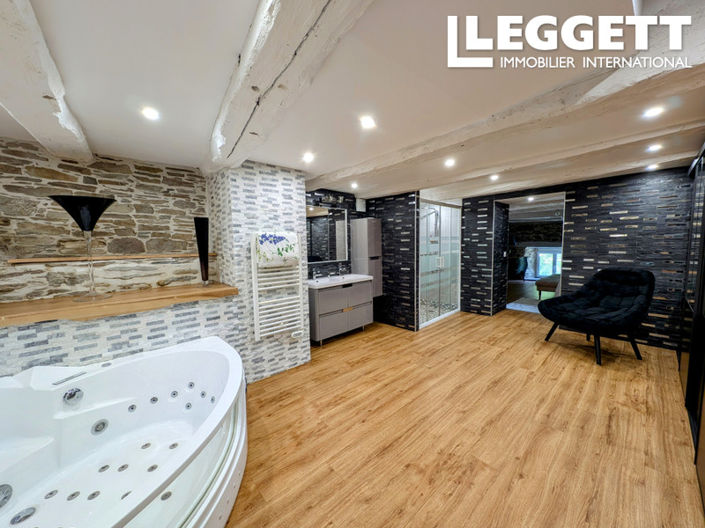 Image No.6-4 Bed House for sale