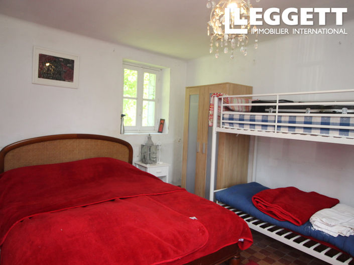 Image No.5-2 Bed House for sale