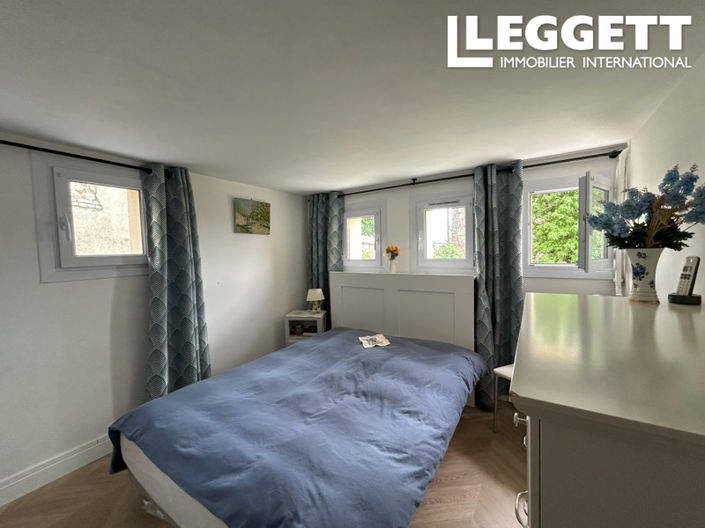 Image No.8-6 Bed House for sale