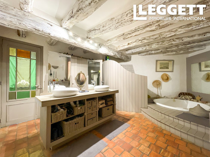 Image No.8-4 Bed House for sale