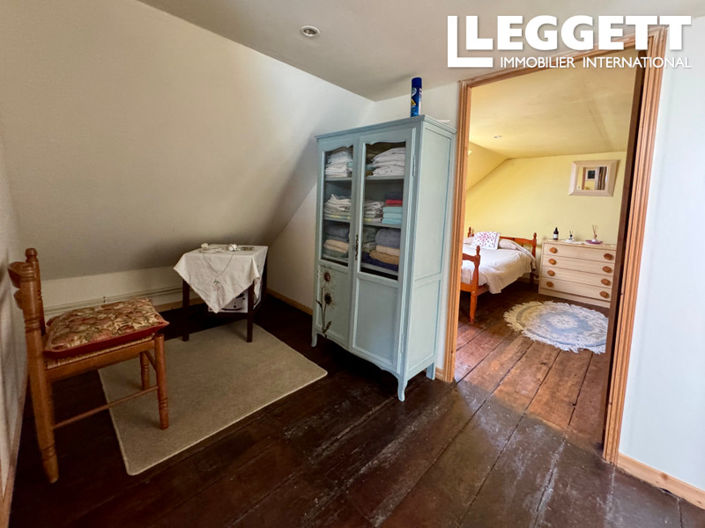 Image No.8-5 Bed House for sale