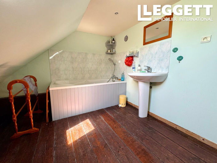 Image No.9-5 Bed House for sale