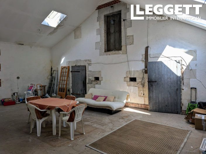 Image No.8-2 Bed House for sale