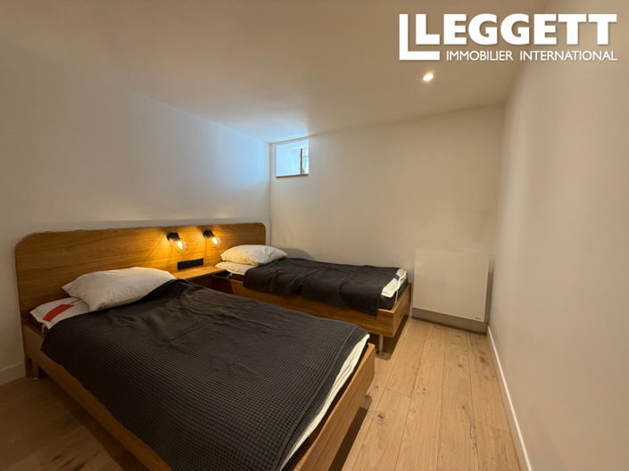 Image No.10-5 Bed House for sale