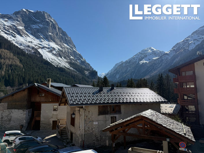 Image No.9-5 Bed House for sale