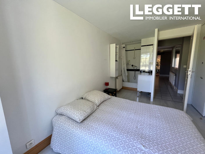 Image No.7-6 Bed House for sale