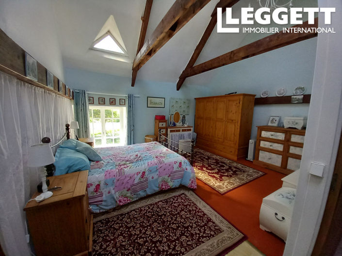 Image No.8-4 Bed House for sale