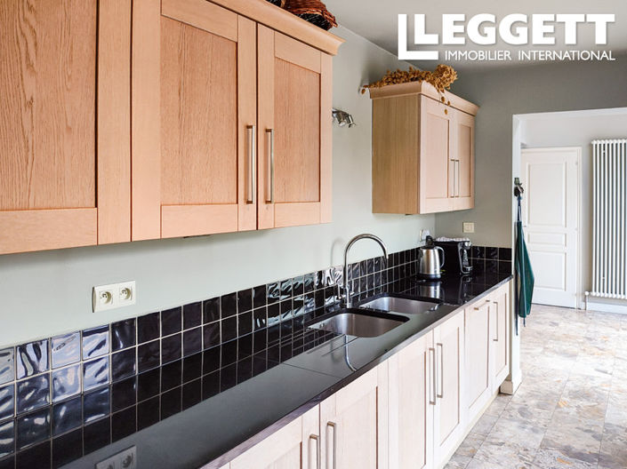 Image No.5-6 Bed House for sale