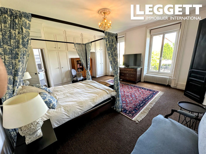 Image No.7-8 Bed Chateaux for sale