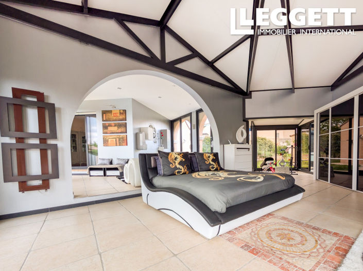 Image No.2-3 Bed House for sale