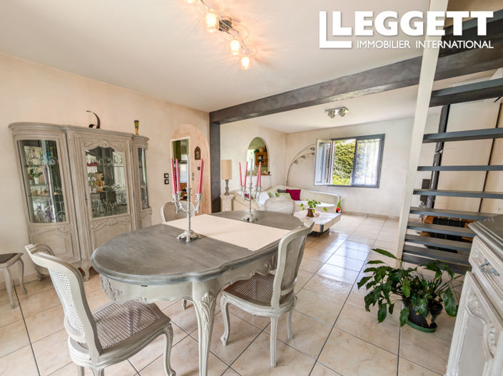 Image No.8-3 Bed House for sale