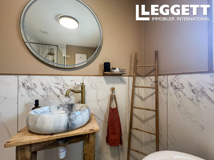 Image No.8-5 Bed House for sale