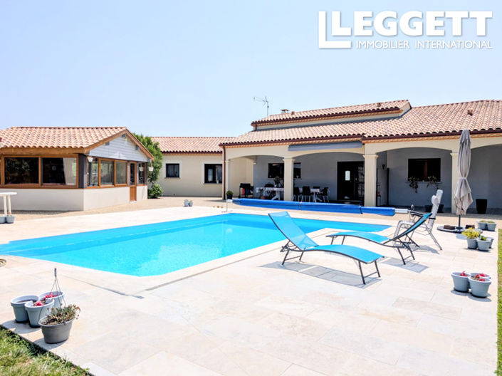 Image No.1-4 Bed House for sale