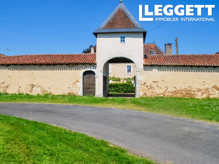 Image No.2-4 Bed House for sale