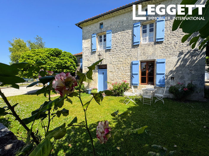 Fouquebrune, House