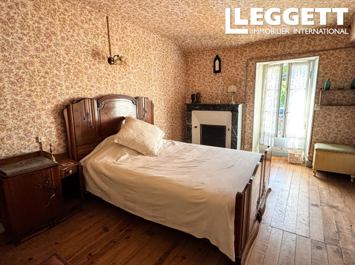 Image No.9-3 Bed House for sale