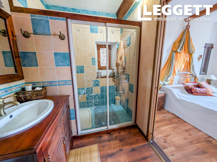 Image No.10-4 Bed House for sale