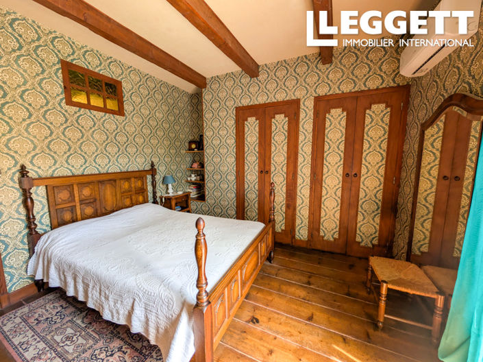 Image No.2-4 Bed House for sale