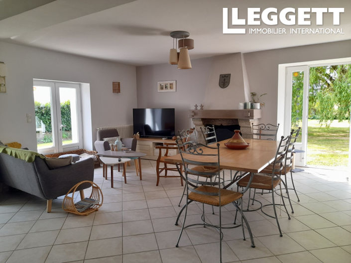 Image No.2-5 Bed House for sale