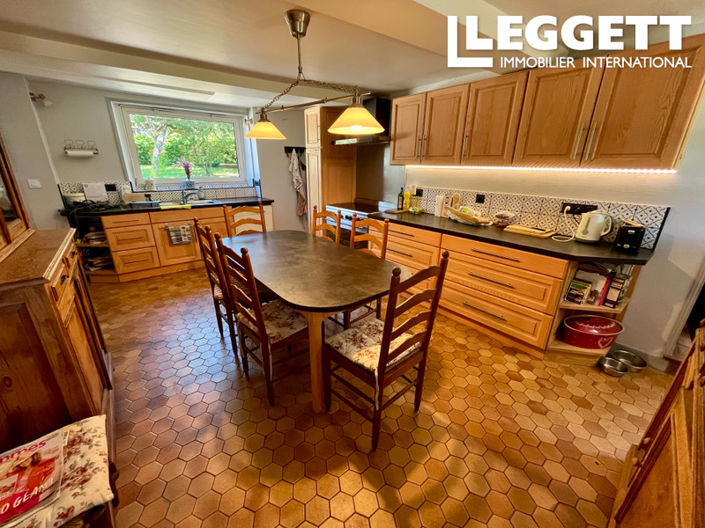 Image No.5-5 Bed House for sale