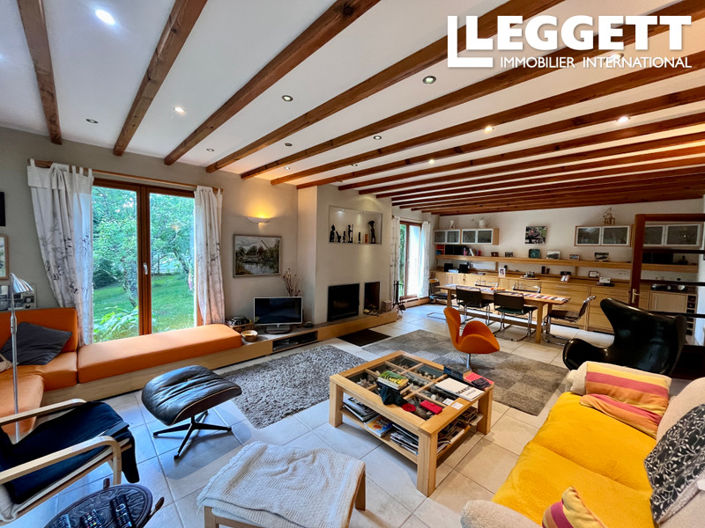 Image No.5-7 Bed House for sale