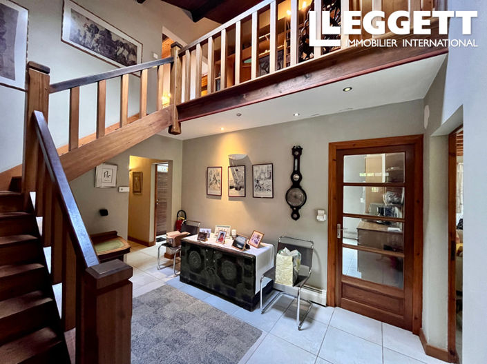 Image No.5-7 Bed House for sale