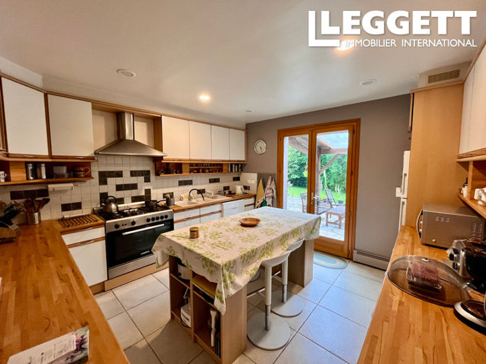 Image No.6-7 Bed House for sale