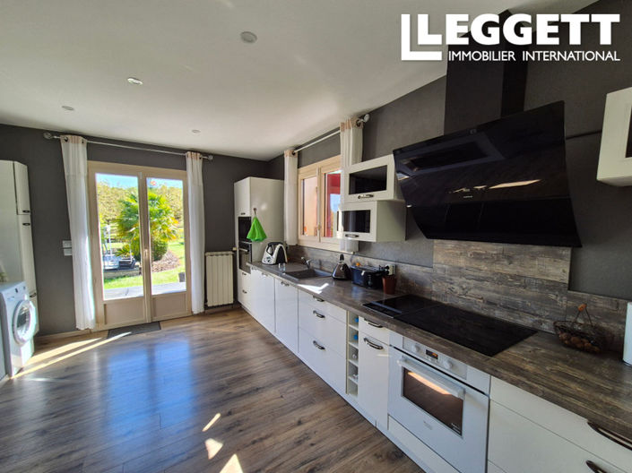 Image No.6-3 Bed House for sale